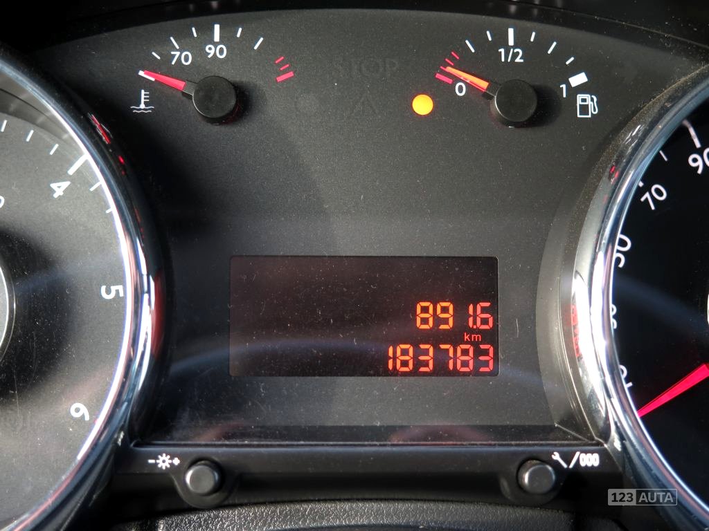 Peugeot 5008, 2011 - pohled č. 17