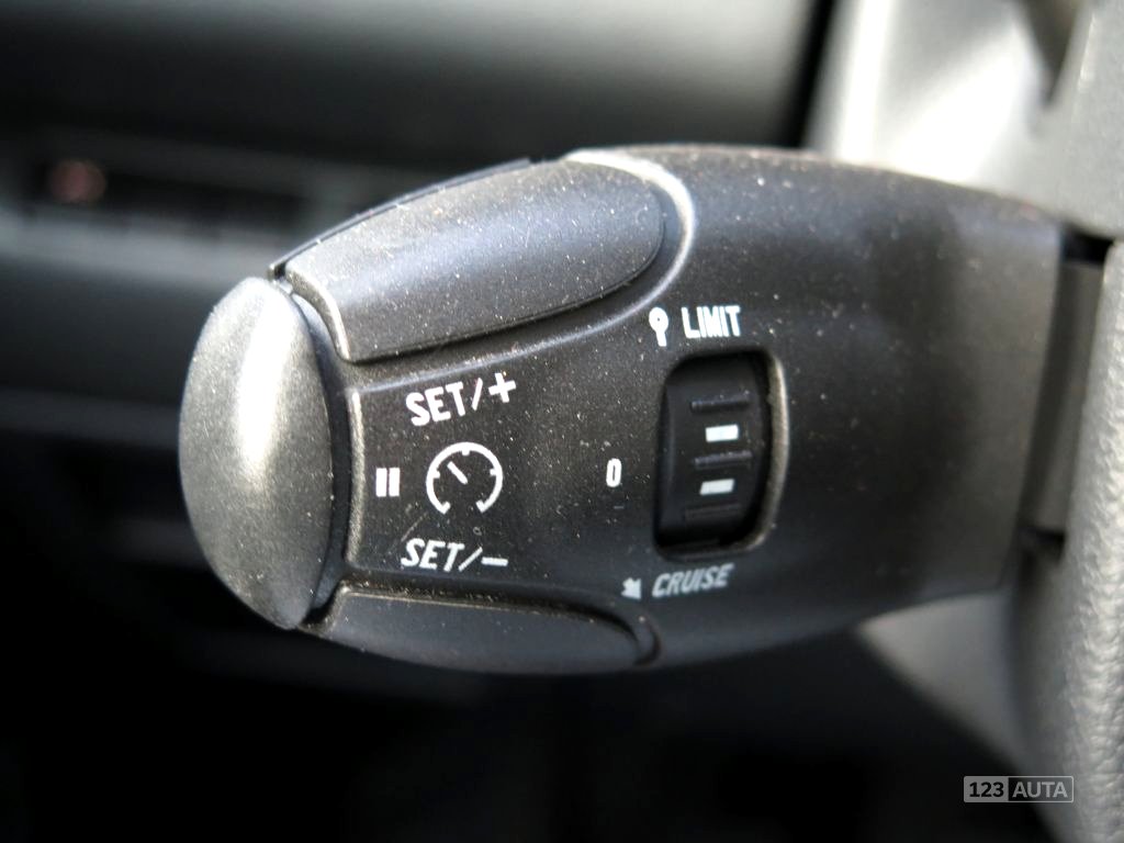 Peugeot 5008, 2011 - pohled č. 19