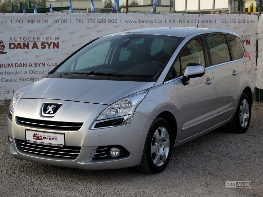 Peugeot 5008, 2011 - pohled č. 2