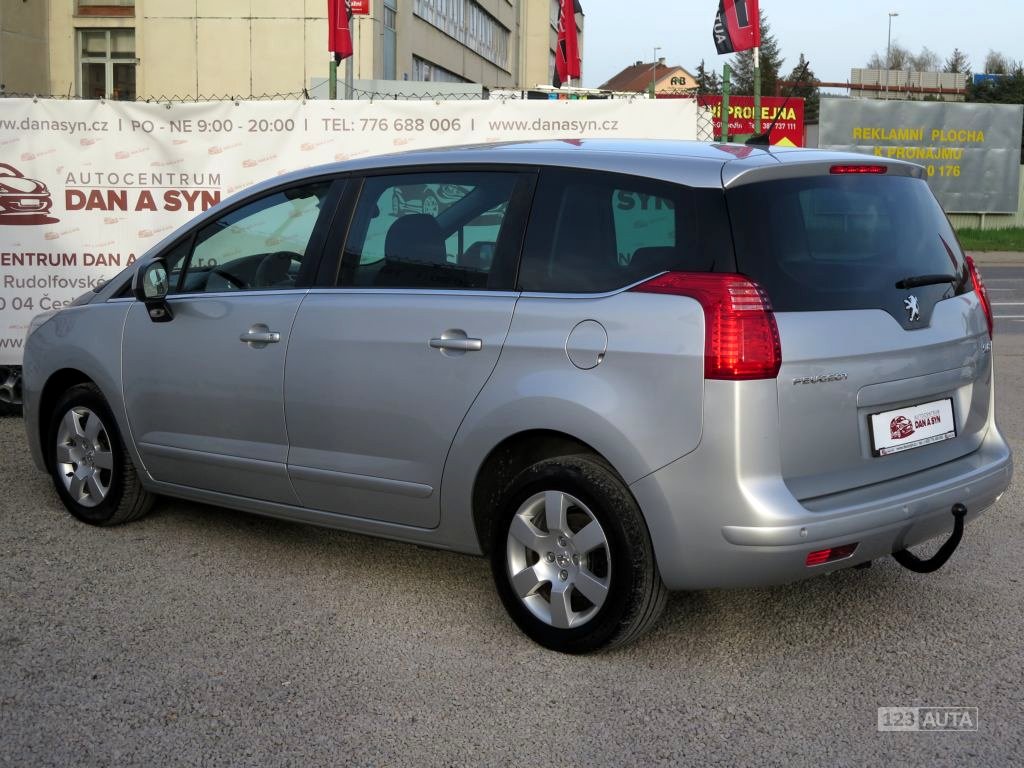 Peugeot 5008, 2011 - pohled č. 9