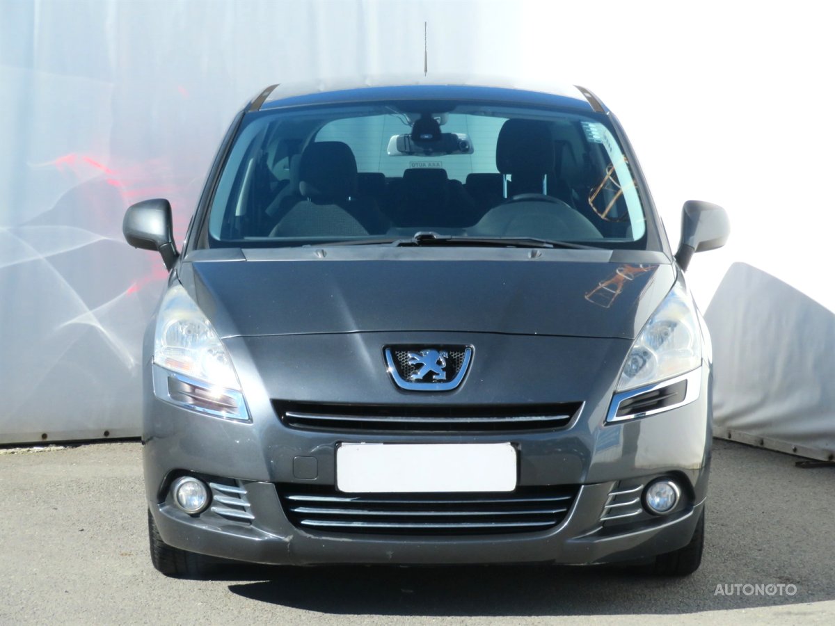 Peugeot 5008, 2012 - pohled č. 2