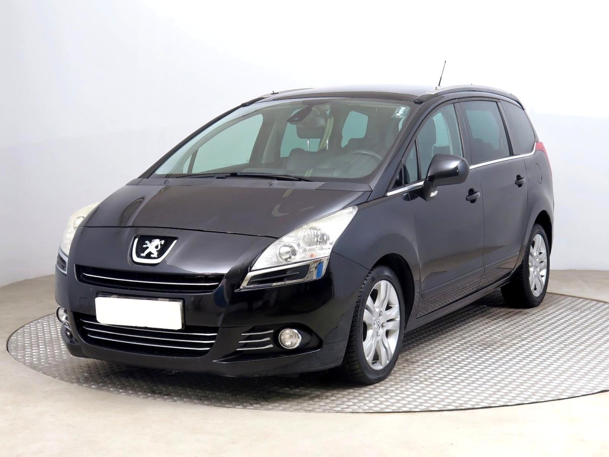 Peugeot 5008, 2012 - pohled č. 3