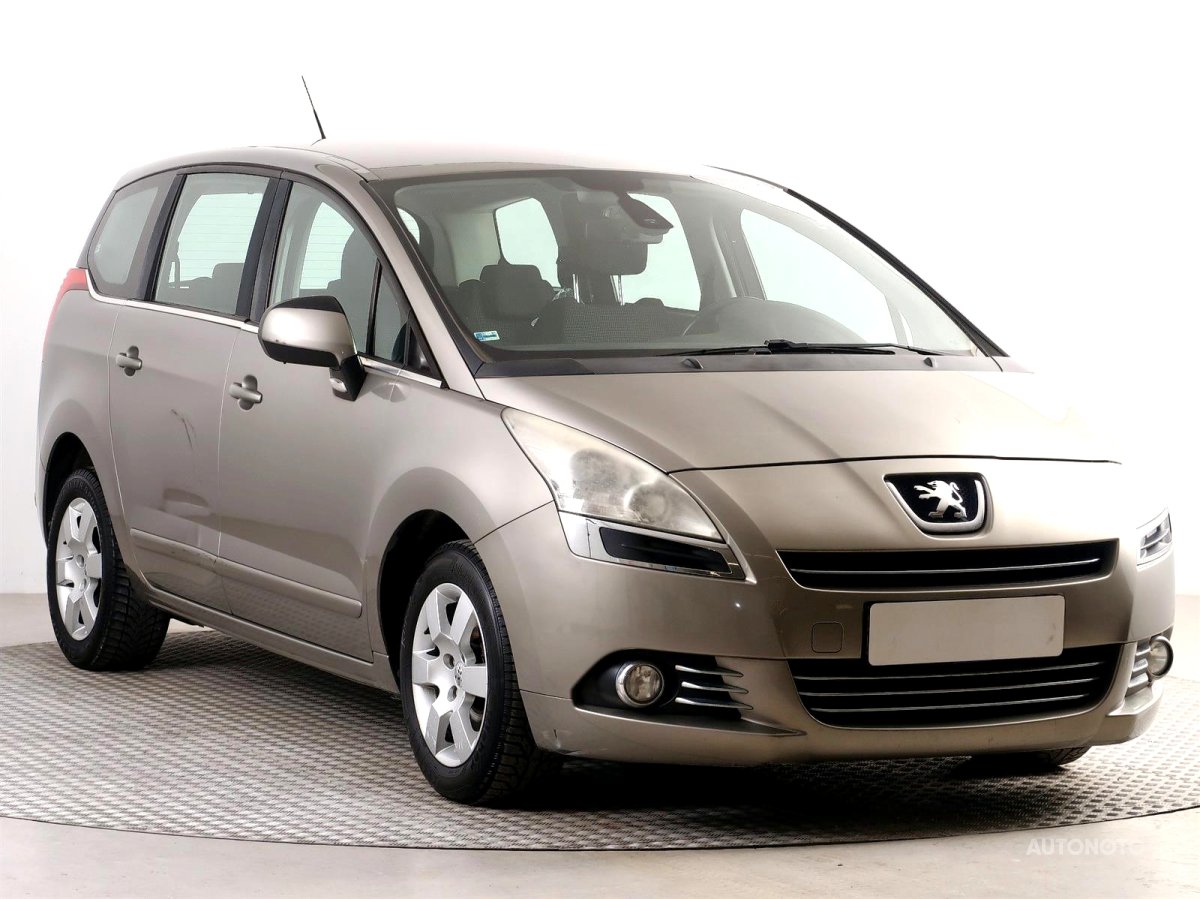 Peugeot 5008, 2011 - celkový pohled