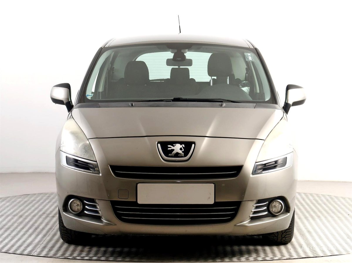 Peugeot 5008, 2011 - pohled č. 2