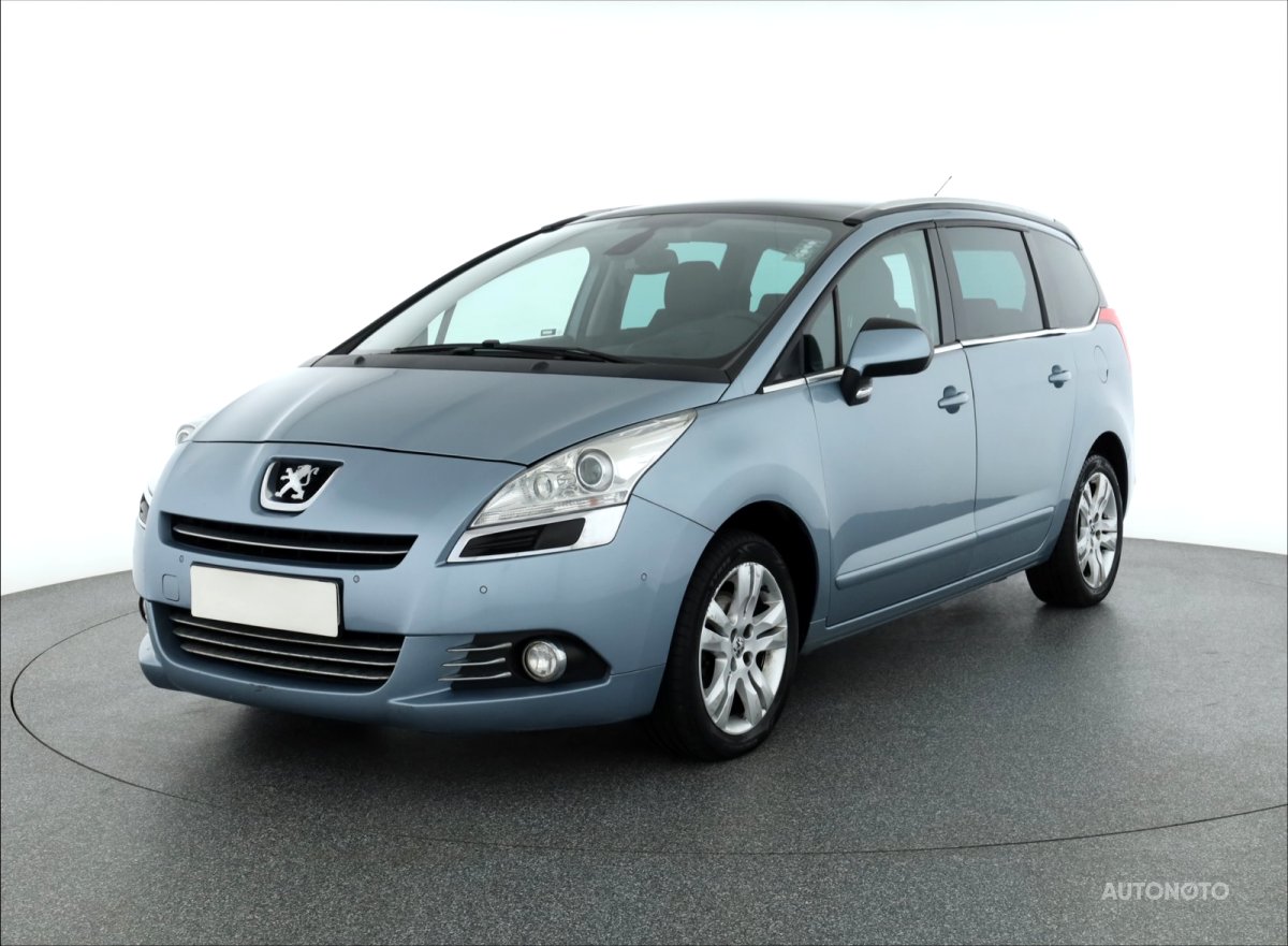 Peugeot 5008, 2011 - pohled č. 3