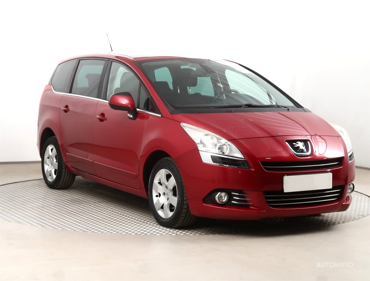 Peugeot 5008, 2012 - celkový pohled