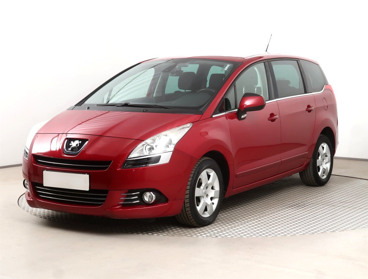 Peugeot 5008, 2012 - pohled č. 3