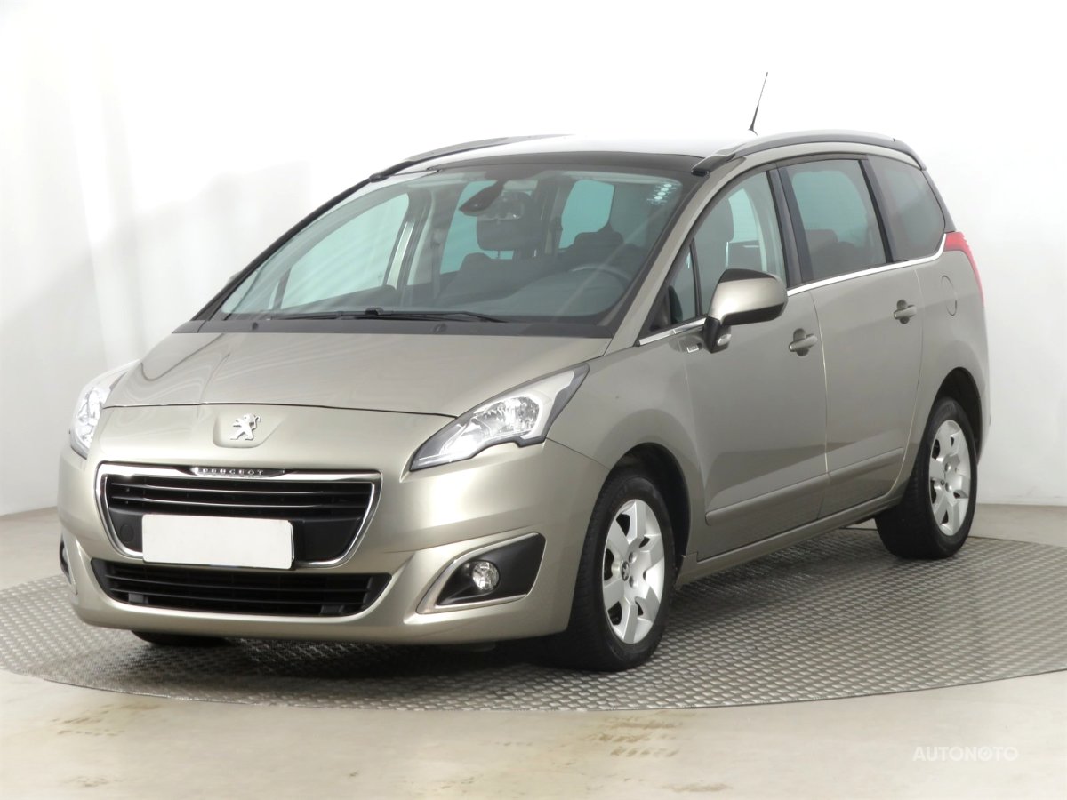 Peugeot 5008, 2014 - pohled č. 3