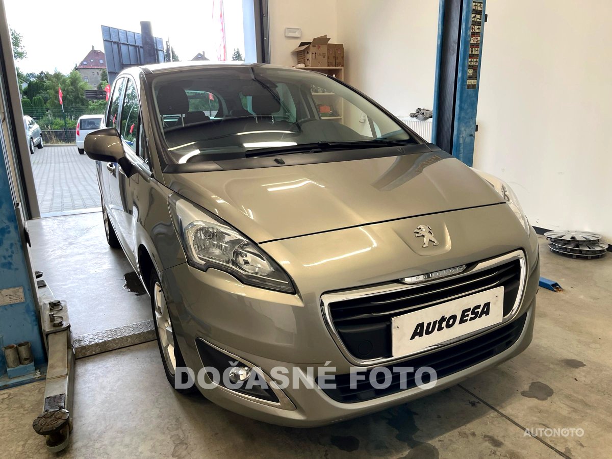 Peugeot 5008, 2016 - pohled č. 3