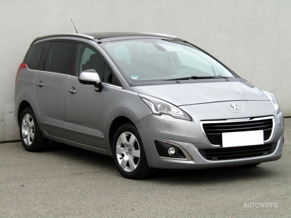 Peugeot 5008, 2013 - celkový pohled