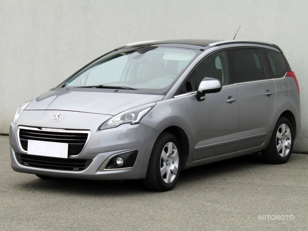 Peugeot 5008, 2013 - pohled č. 3