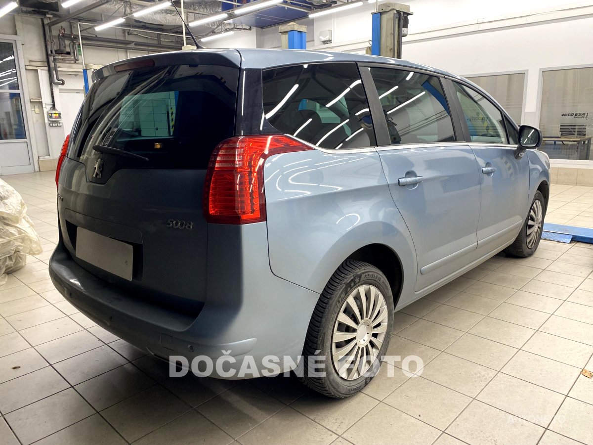 Peugeot 5008, 2013 - pohled č. 2