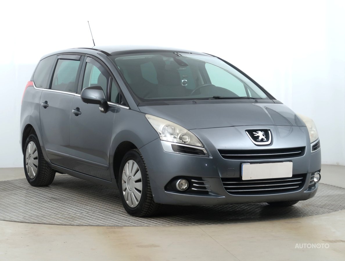 Peugeot 5008, 2011 - pohled č. 1