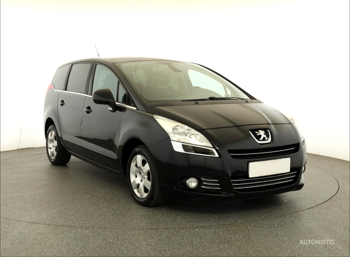 Peugeot 5008, 2011 - celkový pohled