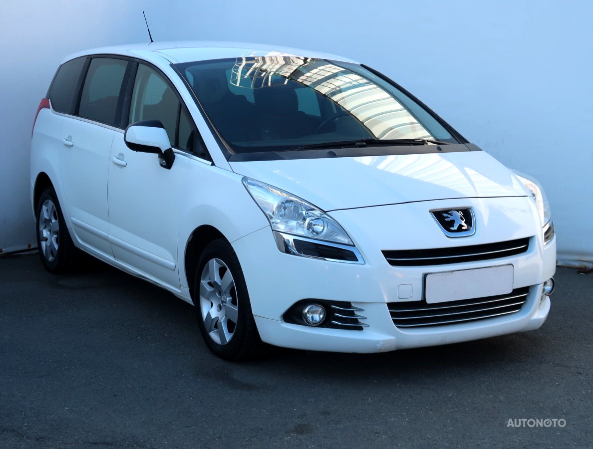 Peugeot 5008, 2013 - pohled č. 1