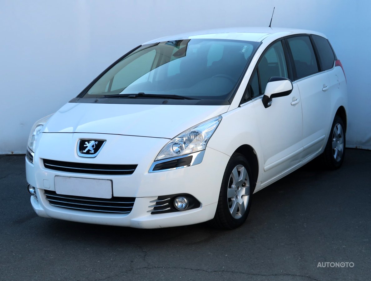 Peugeot 5008, 2013 - pohled č. 3