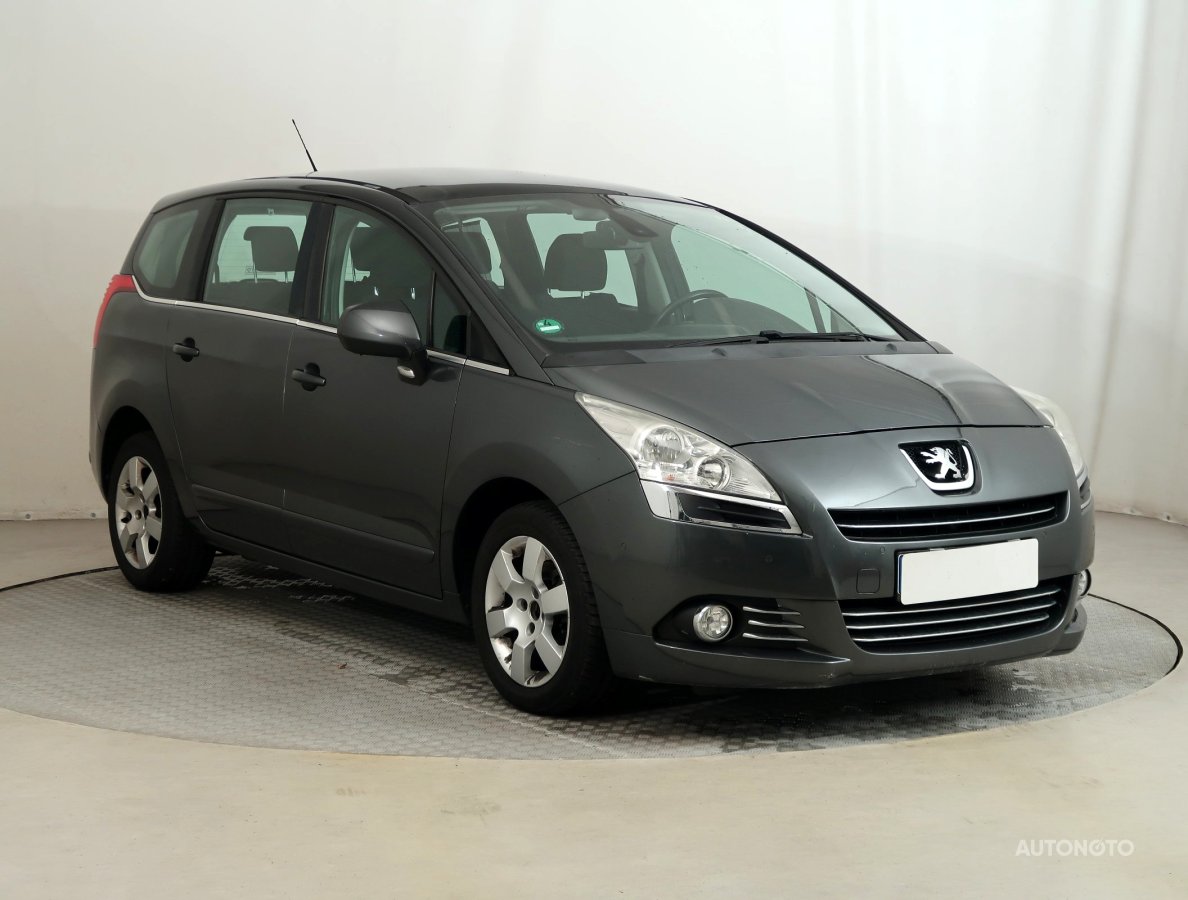 Peugeot 5008, 2012 - pohled č. 1