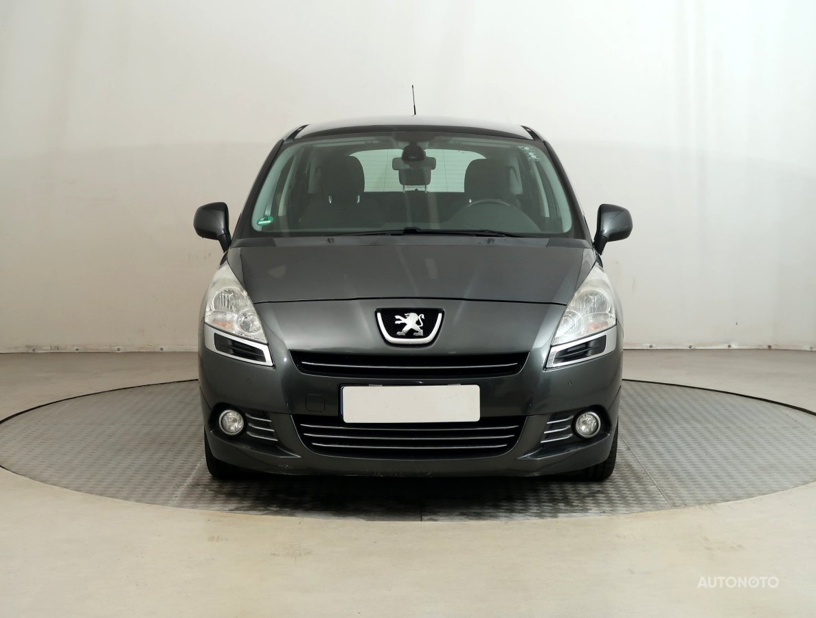 Peugeot 5008, 2012 - pohled č. 2