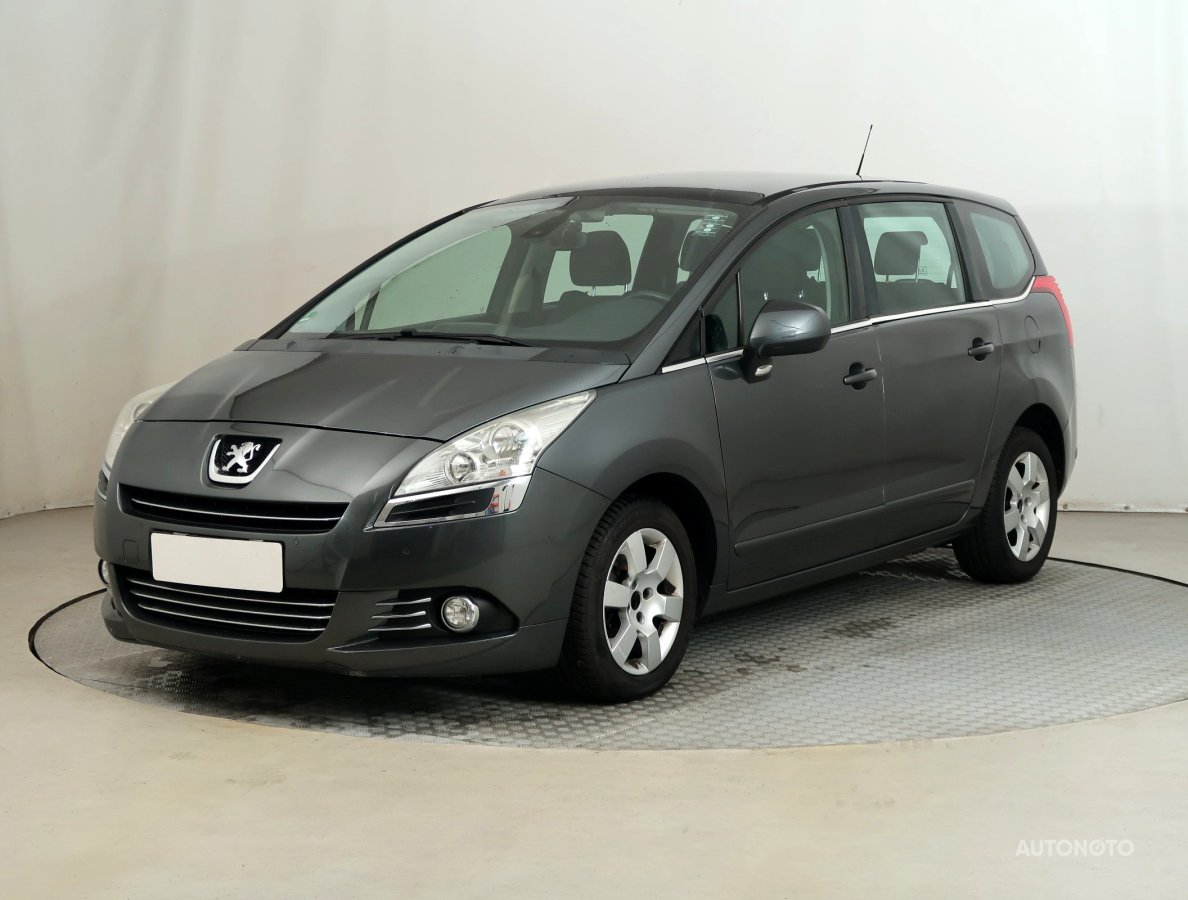 Peugeot 5008, 2012 - pohled č. 3