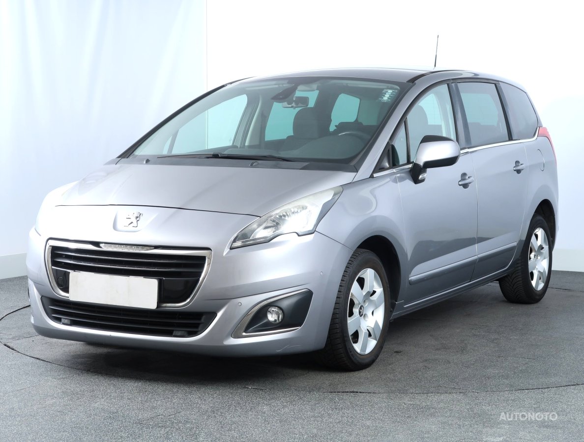 Peugeot 5008, 2017 - pohled č. 3