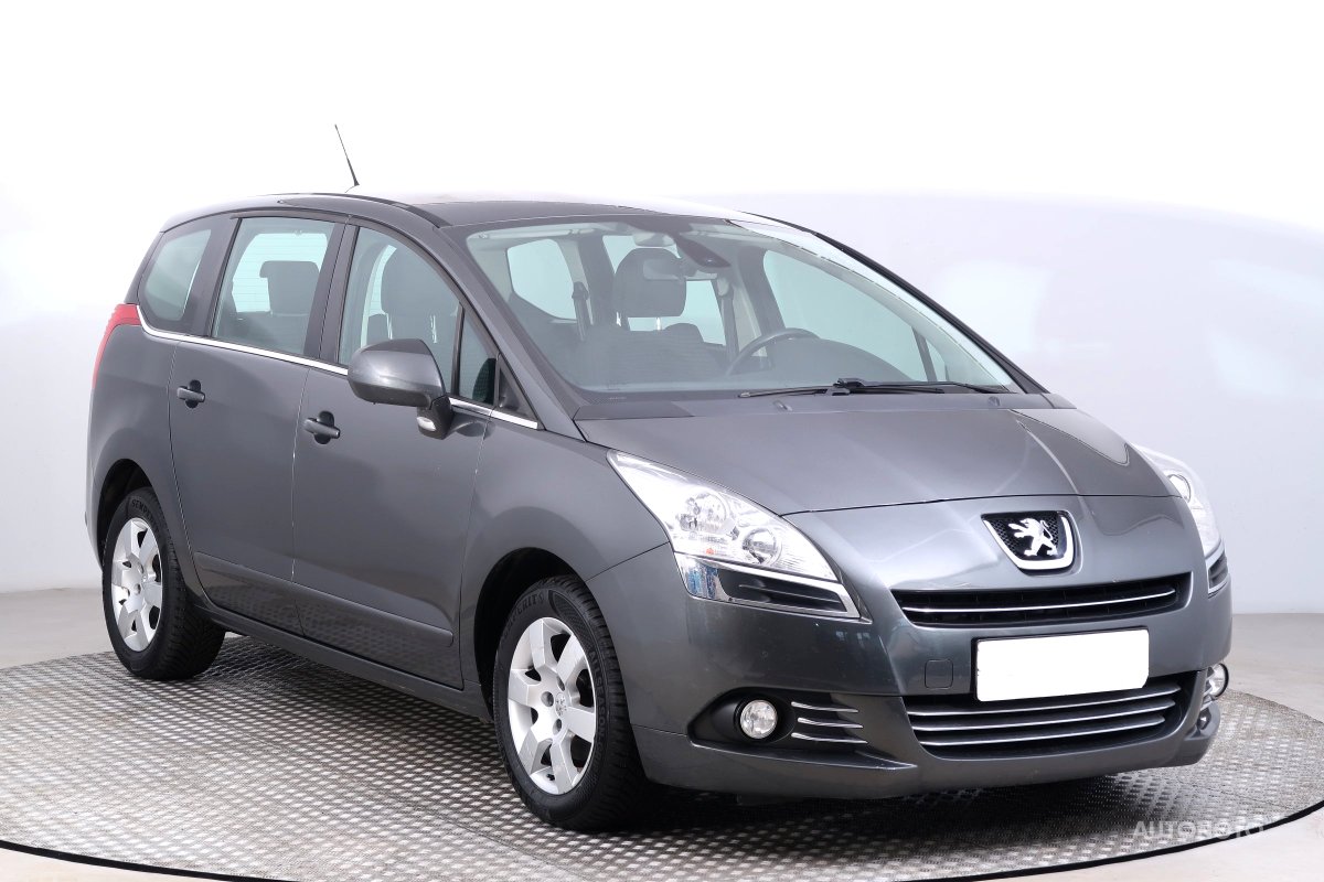 Peugeot 5008, 2013 - celkový pohled