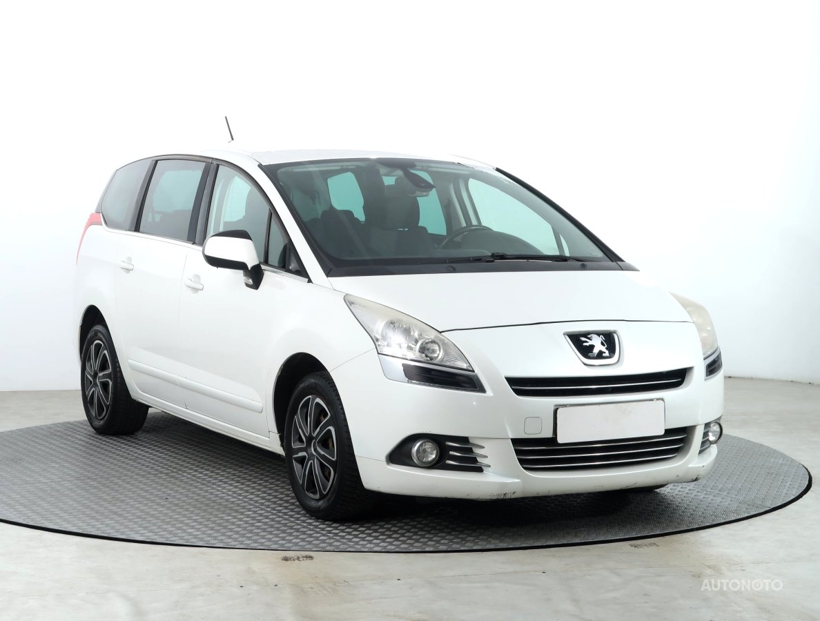 Peugeot 5008, 2011 - celkový pohled