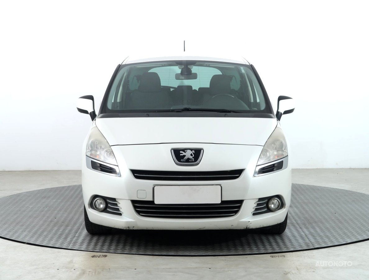 Peugeot 5008, 2011 - pohled č. 2