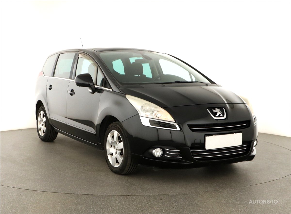 Peugeot 5008, 2011 - celkový pohled