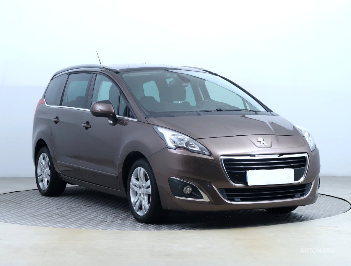 Peugeot 5008, 2015 - celkový pohled