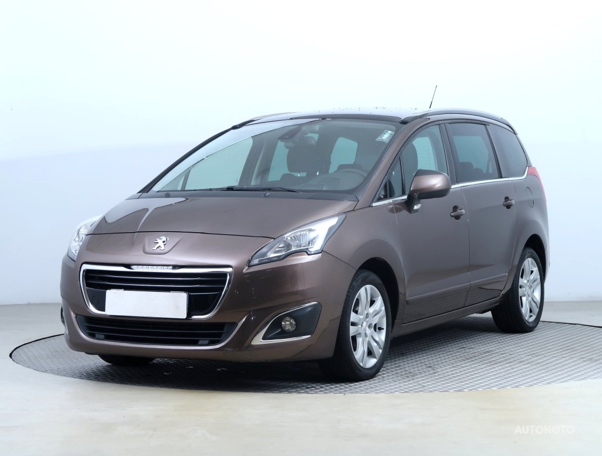 Peugeot 5008, 2015 - pohled č. 3
