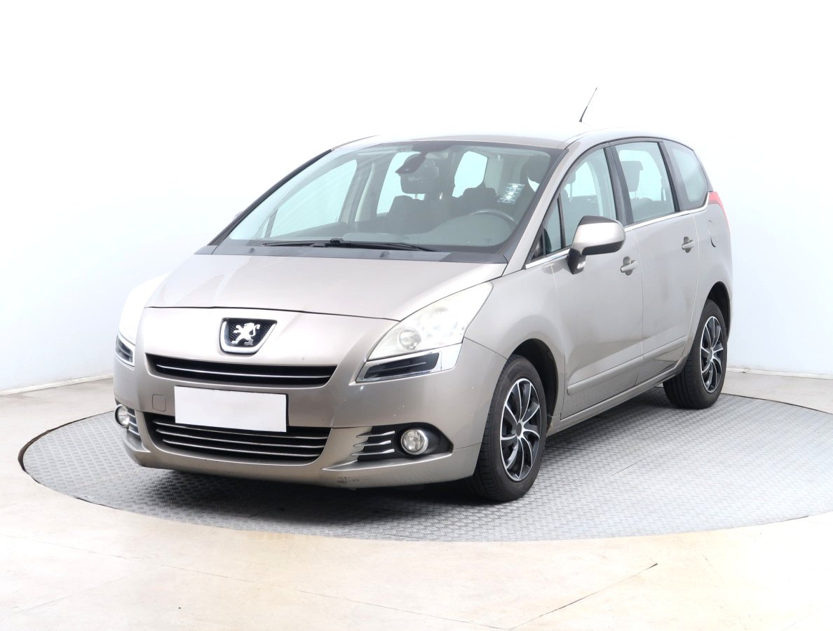 Peugeot 5008, 2012 - pohled č. 3