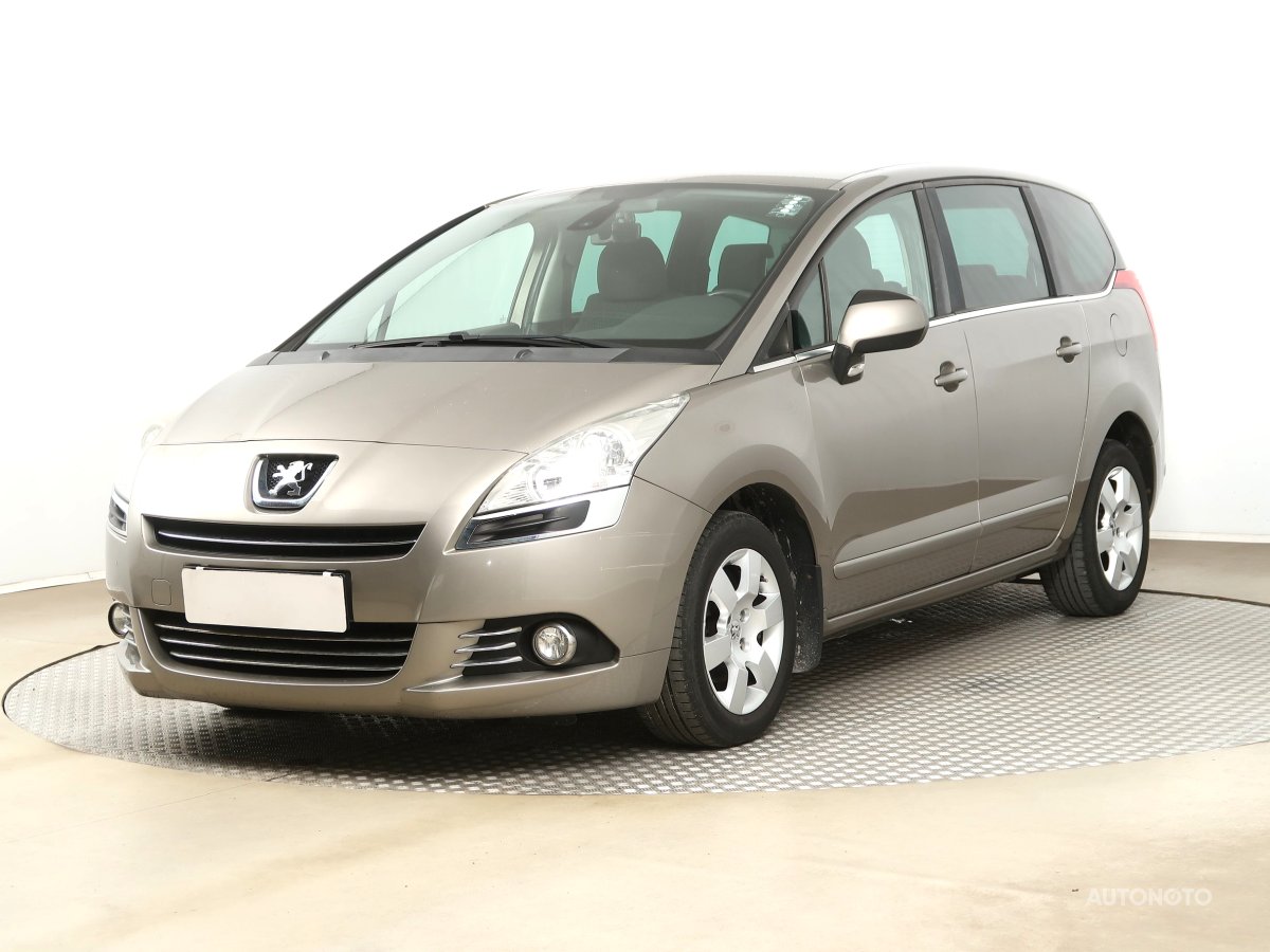 Peugeot 5008, 2012 - pohled č. 3