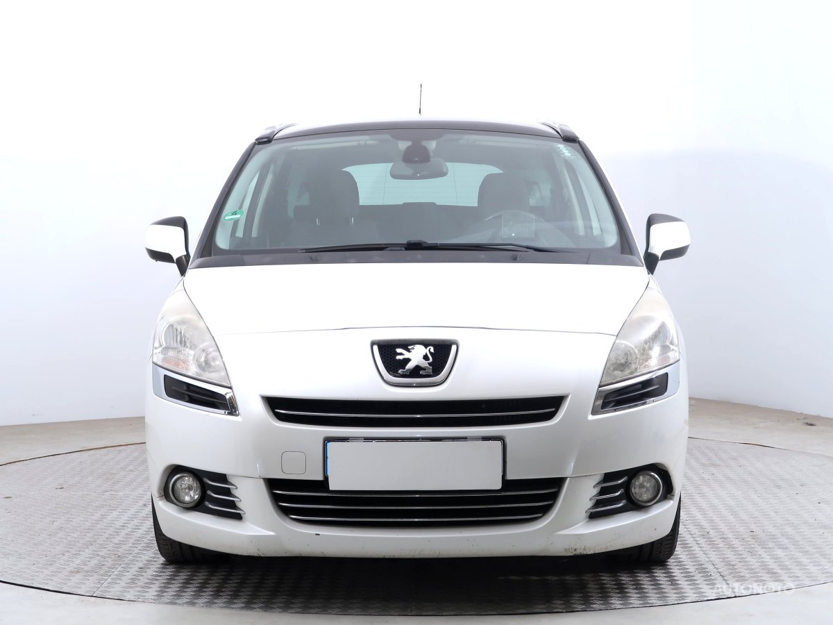 Peugeot 5008, 2012 - pohled č. 2