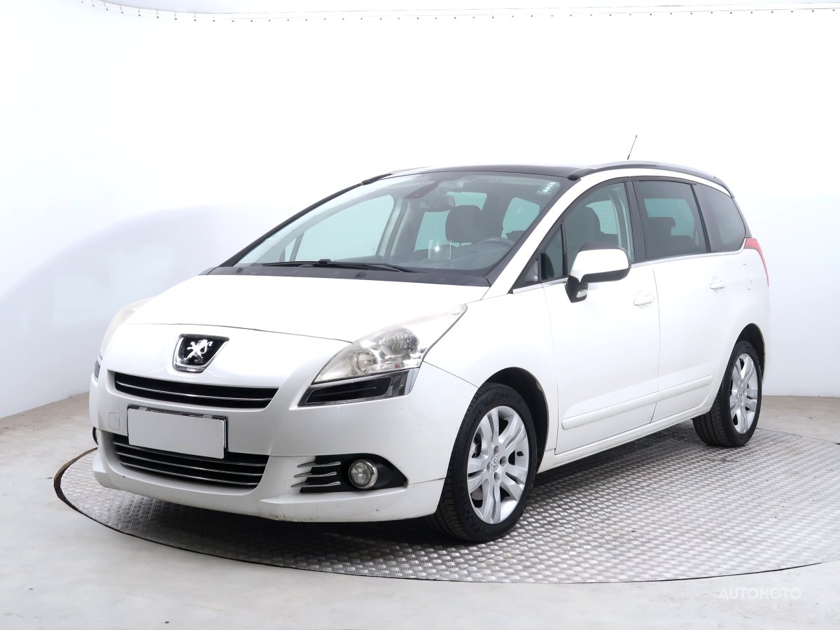 Peugeot 5008, 2012 - pohled č. 3