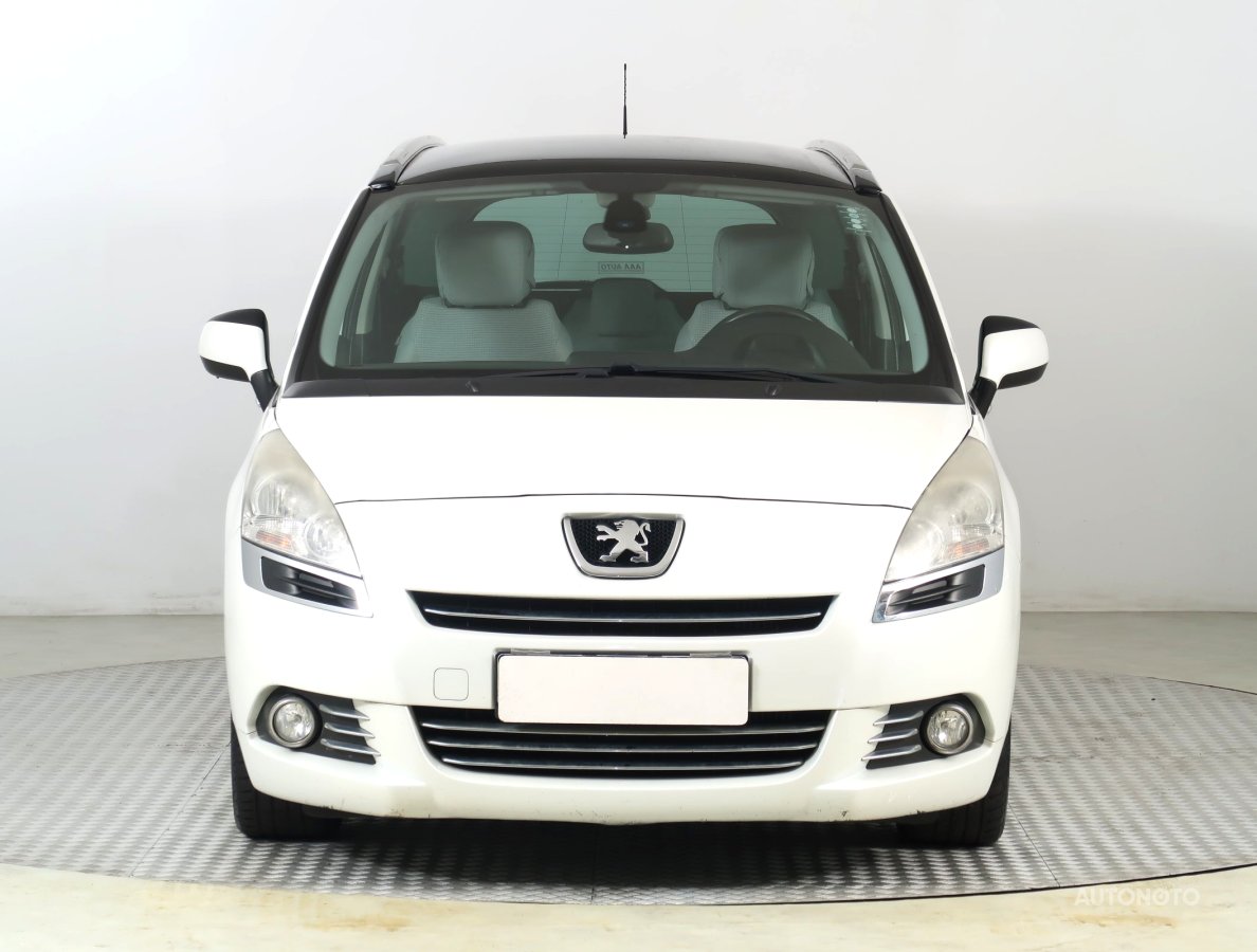 Peugeot 5008, 2013 - pohled č. 2