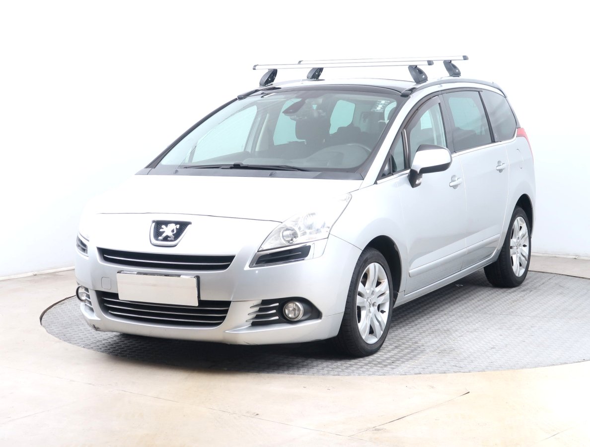 Peugeot 5008, 2013 - pohled č. 3
