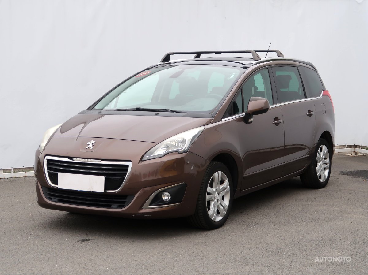 Peugeot 5008, 2015 - pohled č. 3