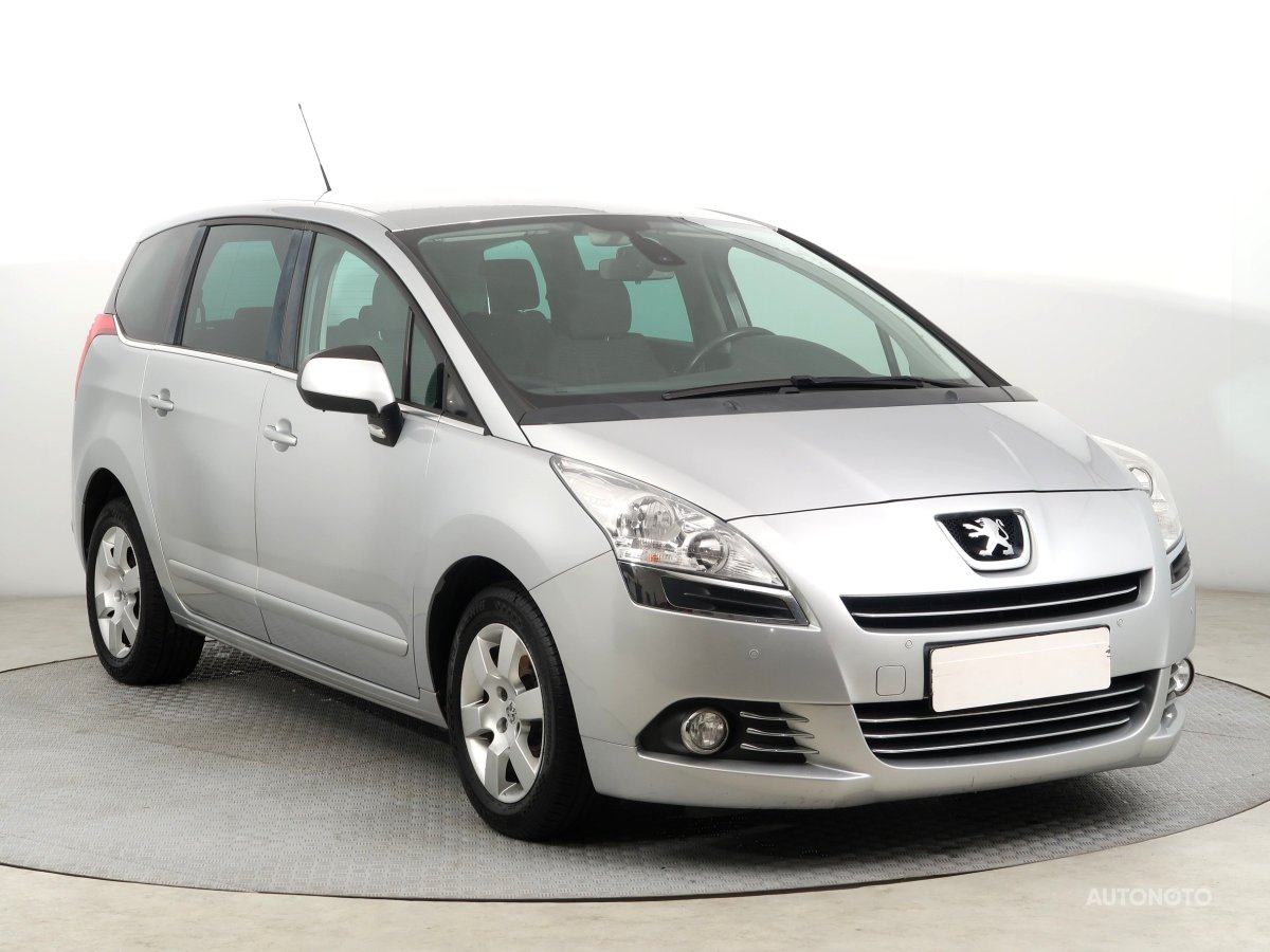 Peugeot 5008, 2012 - celkový pohled