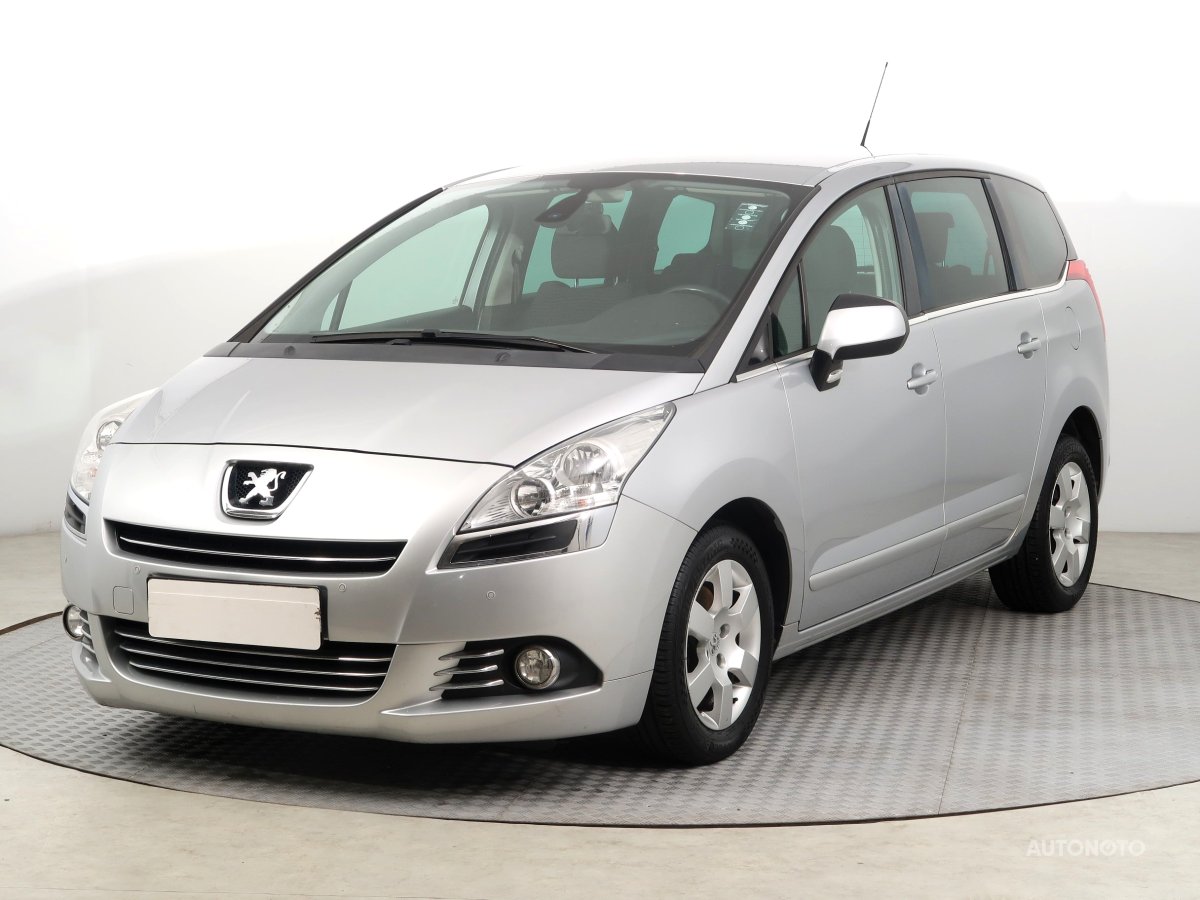 Peugeot 5008, 2012 - pohled č. 3