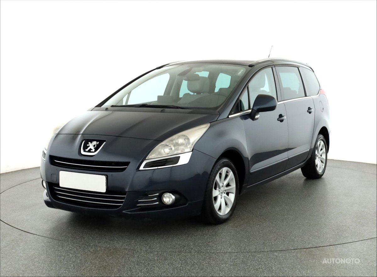 Peugeot 5008, 2012 - pohled č. 3