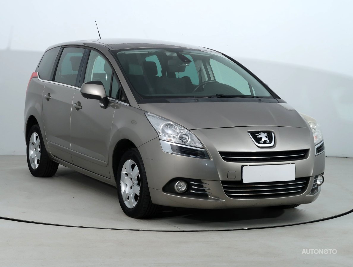 Peugeot 5008, 2013 - celkový pohled