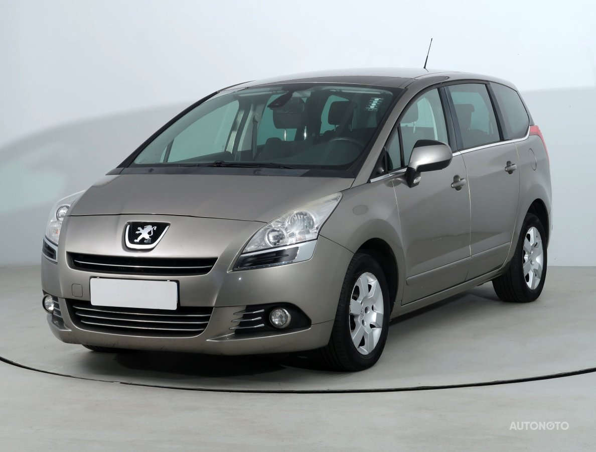 Peugeot 5008, 2013 - pohled č. 3