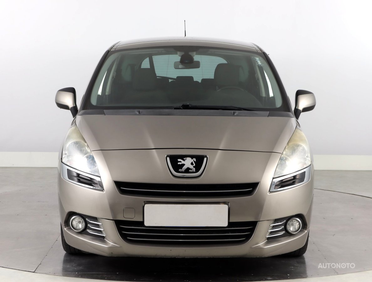 Peugeot 5008, 2012 - pohled č. 2