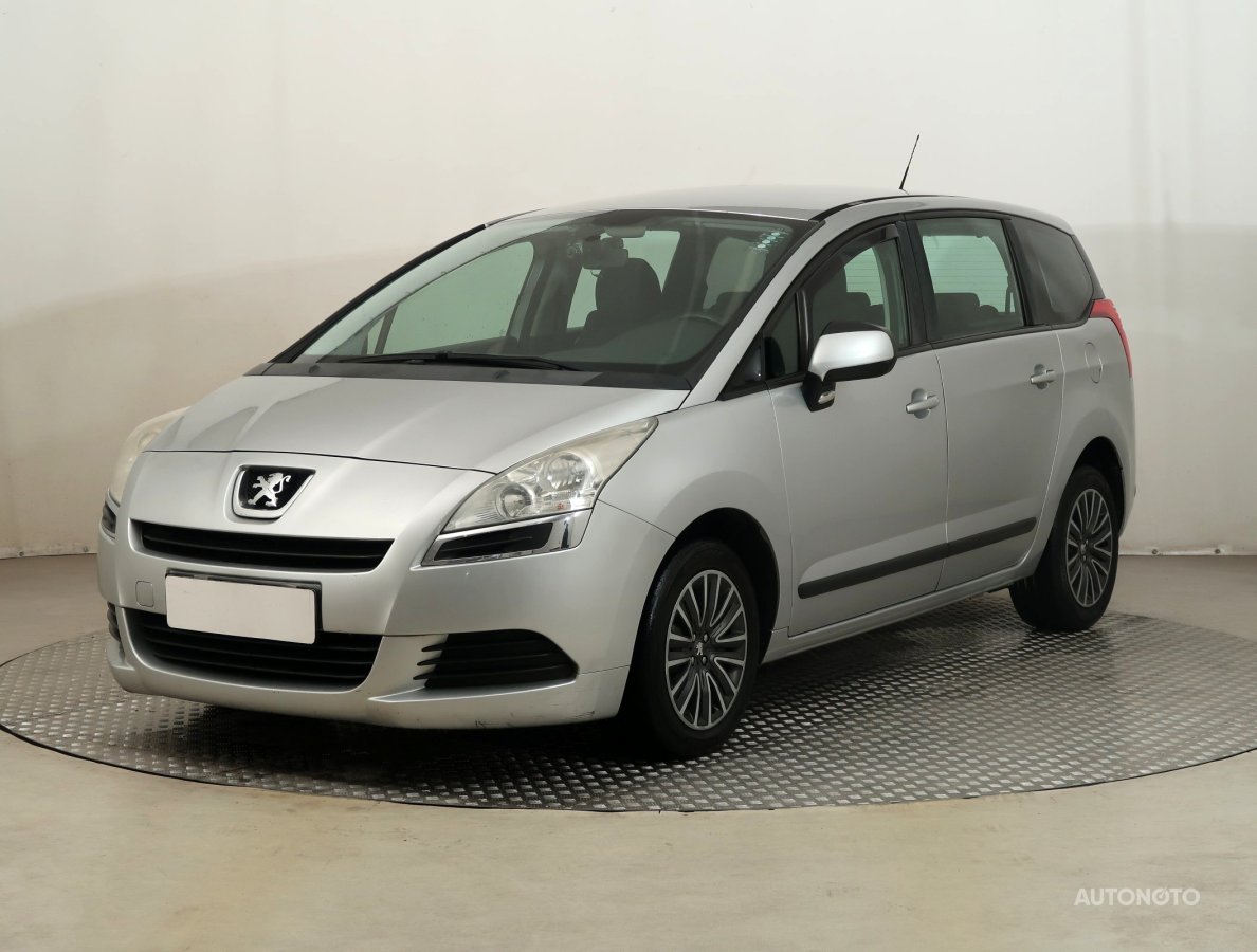 Peugeot 5008, 2012 - pohled č. 3