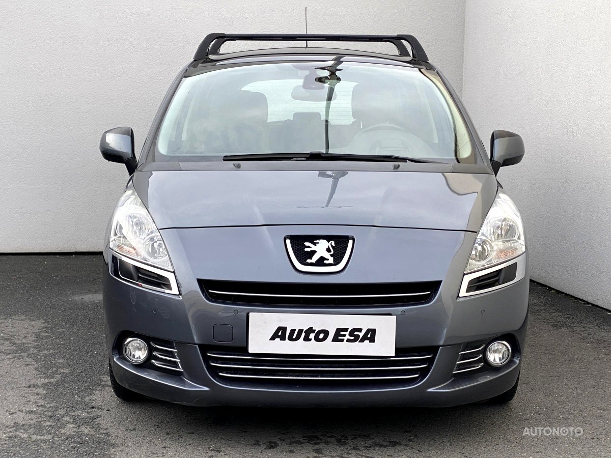 Peugeot 5008, 2011 - pohled č. 2