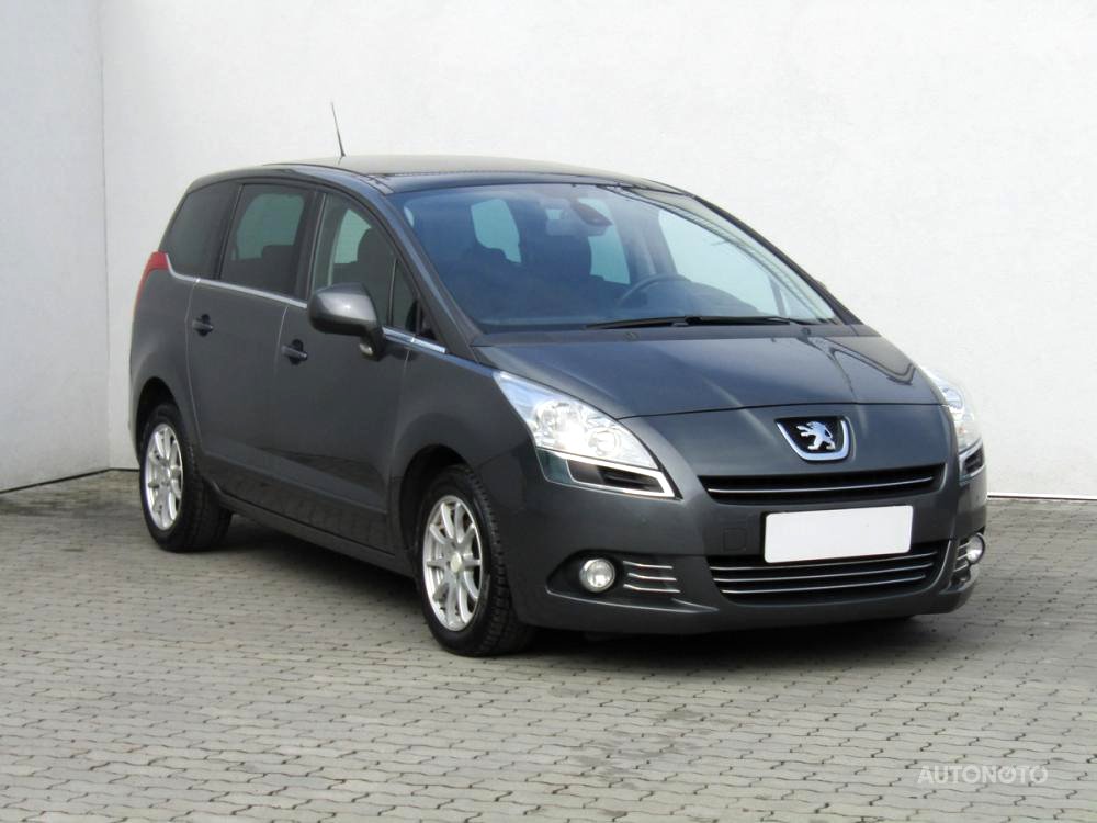Peugeot 5008, 2012 - celkový pohled
