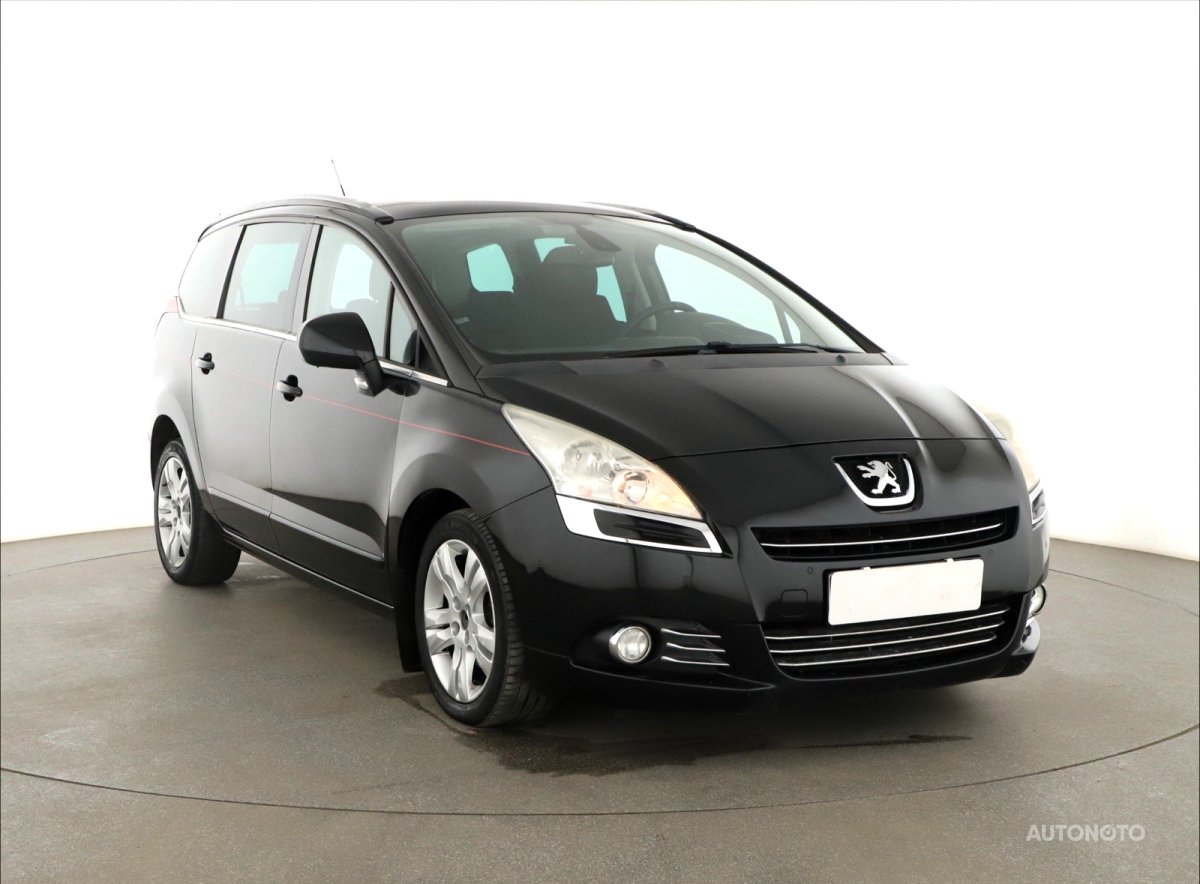 Peugeot 5008, 2012 - celkový pohled