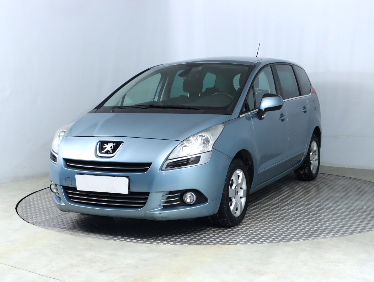 Peugeot 5008, 2012 - pohled č. 3
