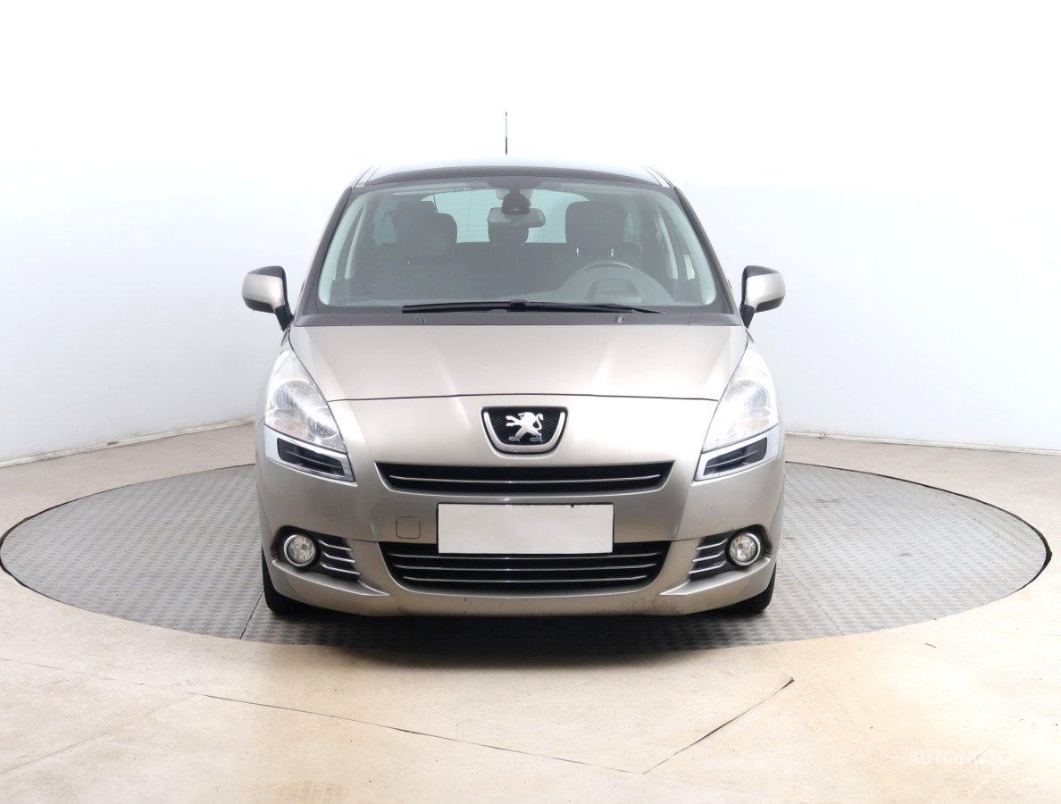 Peugeot 5008, 2011 - pohled č. 2