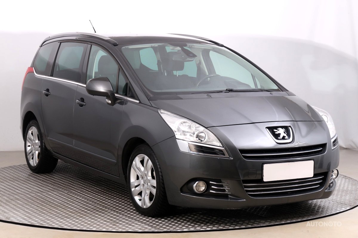 Peugeot 5008, 2012 - celkový pohled